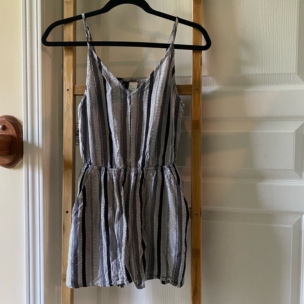 H&M Divided Black and White Patterned Romper/Jumpsuit